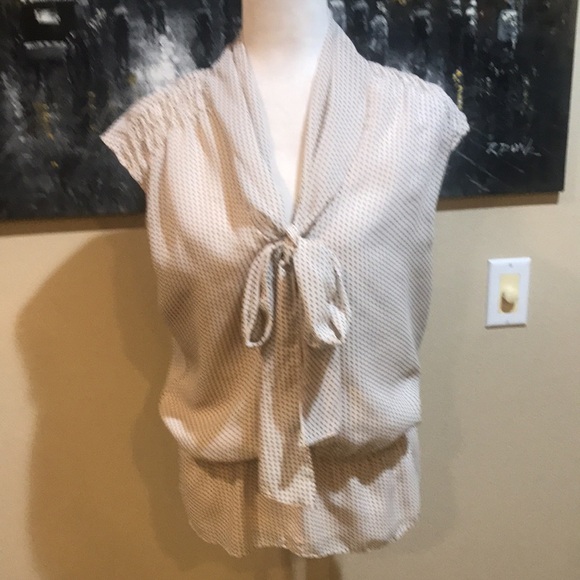 Max Studio Cream with Black Dots Tie Neckline Blouse Elastic Waist-Size L - Picture 1 of 9